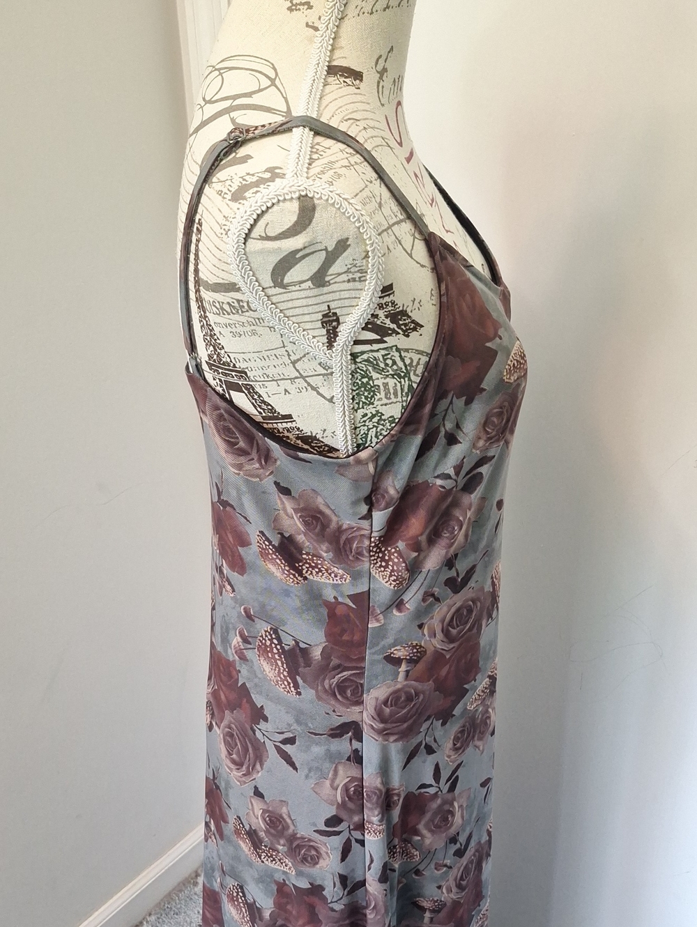 Thorn&Fable Grey Maxi Slip Dress With Dark Red Roses and Mushrooms Size Med NWOT - Picture 5 of 8